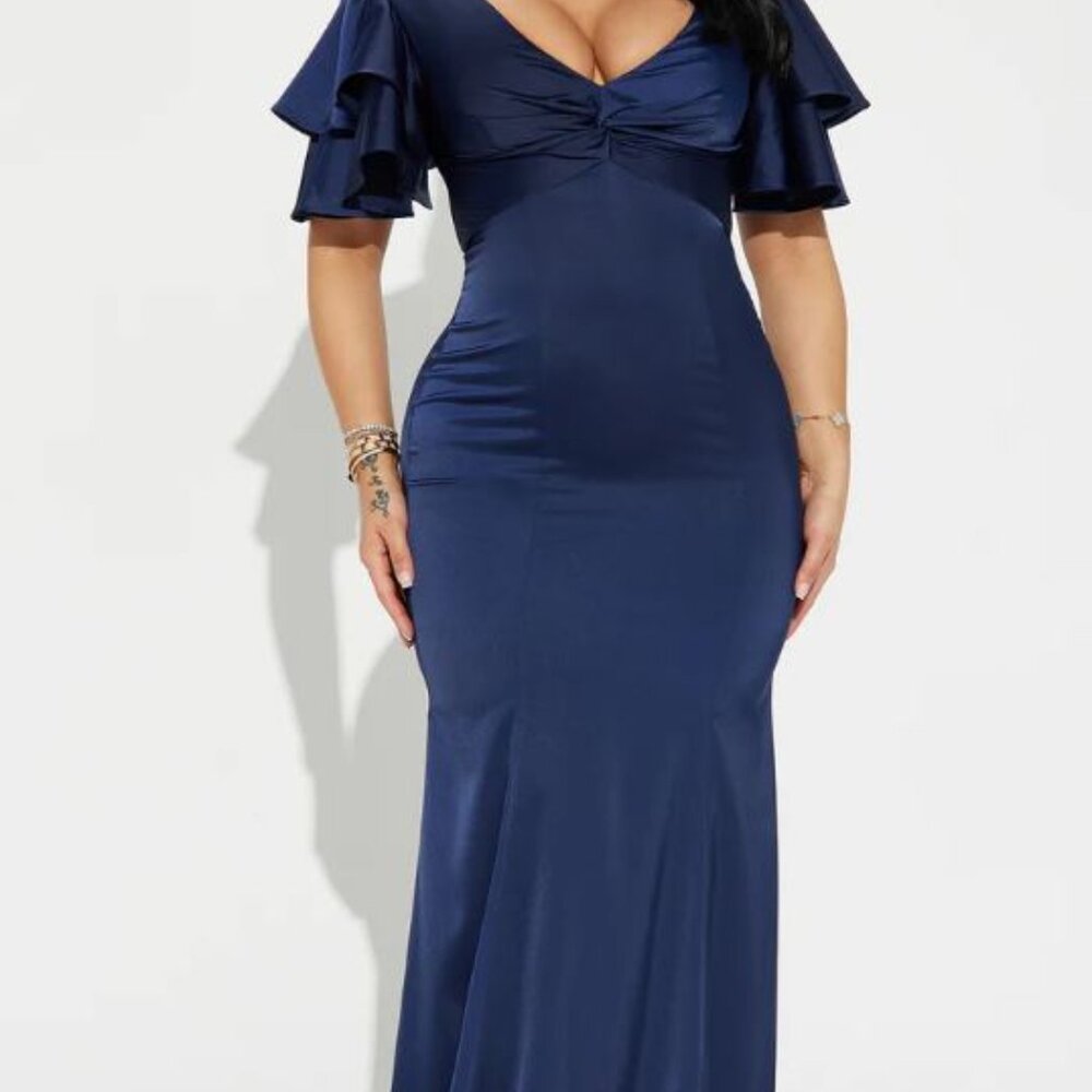 Everlee Satin Gown - Navy 3x BEAUTIFUL GOWN